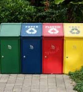 Photo of trash and recycle bins from commons.wikimedia.org